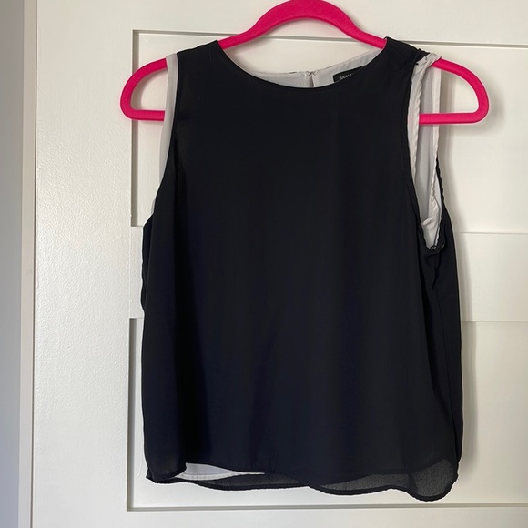 Banana Republic two-tone sleeveless shell - Picture 1 of 3
